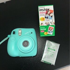 Fujifilm Instax Mini 7+ in Seafoam Green